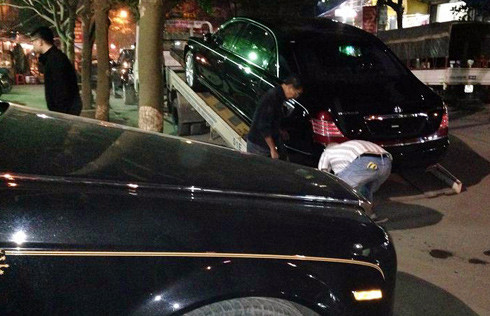 Chữ “S” trong 62S với ý nghĩa “Special”, là phiên bản đặc biệt của Maybach 62. Những phiên bản đặc biệt của Maybach chỉ thay đổi một số chi tiết nhỏ. 62S mới được tích hợp thêm dãy đèn LED chiếu sáng ban ngày, lưới tản nhiệt 13 nan thay cho 11 nan so với phiên bản trước. Chữ “S” trong 62S với ý nghĩa “Special”, là phiên bản đặc biệt của Maybach 62. Những phiên bản đặc biệt của Maybach chỉ thay đổi một số chi tiết nhỏ. 62S mới được tích hợp thêm dãy đèn LED chiếu sáng ban ngày, lưới tản nhiệt 13 nan thay cho 11 nan so với phiên bản trước.