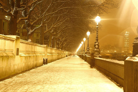 Con đường dọc bờ sông Thame. Con đường dọc bờ sông Thame.