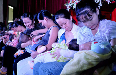 Năm tới, phụ nữ sẽ được nghỉ sinh 6 tháng. Ảnh: Thiên Chương