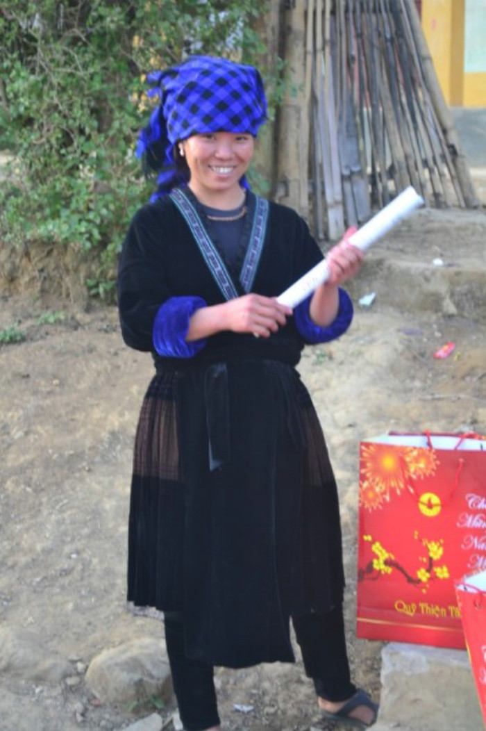 Nét đẹp rạng rỡ chỉ có ở phụ nữ vùng cao. Nụ cười chân chất thật thà, ấm lòng. Nét đẹp rạng rỡ chỉ có ở phụ nữ vùng cao. Nụ cười chân chất thật thà, ấm lòng.