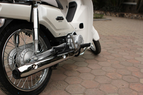 Ống xả vẫn giữ nét truyền thống như trên các phiên bản trước.