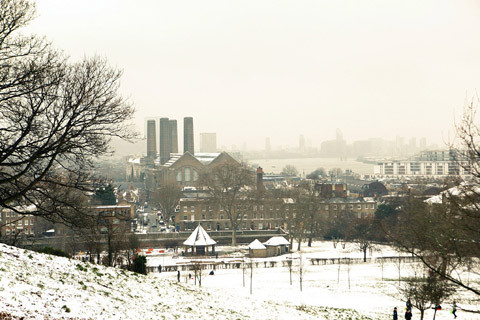 Tất cả chìm trong tuyết. Tất cả chìm trong tuyết.