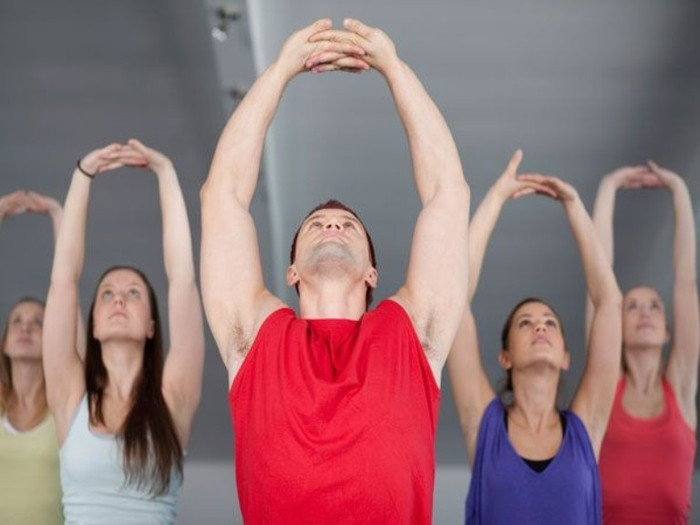 4. Tập aerobic cường độ thấp: Việc tập aerobic cường độ thấp không chỉ giúp bạn tăng cường sức khỏe của tim, phổi mà còn duy trì được sự săn chắc của cơ bắp. Tuy nhiên nếu đang ở trong 3 tháng đầu tiên của thai kỳ thì bạn cần tập dưới sự giám sắt của các nhân viên hướng dẫn trực tiếp hoặc chờ đến giai đoạn 3 tháng tiếp theo. 4. Tập aerobic cường độ thấp: Việc tập aerobic cường độ thấp không chỉ giúp bạn tăng cường sức khỏe của tim, phổi mà còn duy trì được sự săn chắc của cơ bắp. Tuy nhiên nếu đang ở trong 3 tháng đầu tiên của thai kỳ thì bạn cần tập dưới sự giám sắt của các nhân viên hướng dẫn trực tiếp hoặc chờ đến giai đoạn 3 tháng tiếp theo.