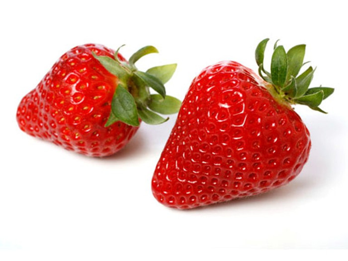 16. Dâu tây: Dâu tây là thứ quả rất dễ bị nhiễm một loại khuẩn có tên là Cyclospora vốn gây ra những cơn tiêu chảy chết người, mất nước nặng và co giật cơ. Trong năm 1997, đã có hàng ngàn trẻ nhỏ ở Mexico bị nhiễm viêm gan siêu vi A do ăn dâu tây bị nhiễm khuẩn. 16. Dâu tây: Dâu tây là thứ quả rất dễ bị nhiễm một loại khuẩn có tên là Cyclospora vốn gây ra những cơn tiêu chảy chết người, mất nước nặng và co giật cơ. Trong năm 1997, đã có hàng ngàn trẻ nhỏ ở Mexico bị nhiễm viêm gan siêu vi A do ăn dâu tây bị nhiễm khuẩn.