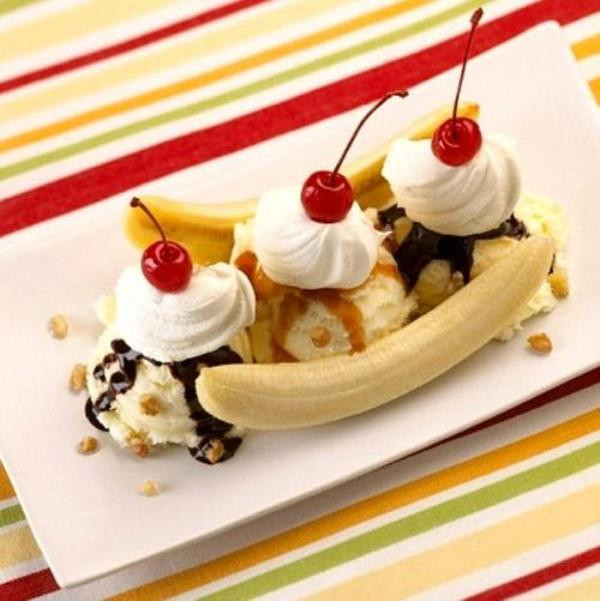 13. Kem: Kem lạnh thường bị nhiễm vi khuẩn Salmonella và Staphylococcus (tụ cầu) . Những bà nội trợ thích làm kem tại nhà, nếu sử dụng trứng sống thì cũng rất dễ bị nhiễm Salmonella. 13. Kem: Kem lạnh thường bị nhiễm vi khuẩn Salmonella và Staphylococcus (tụ cầu) . Những bà nội trợ thích làm kem tại nhà, nếu sử dụng trứng sống thì cũng rất dễ bị nhiễm Salmonella.