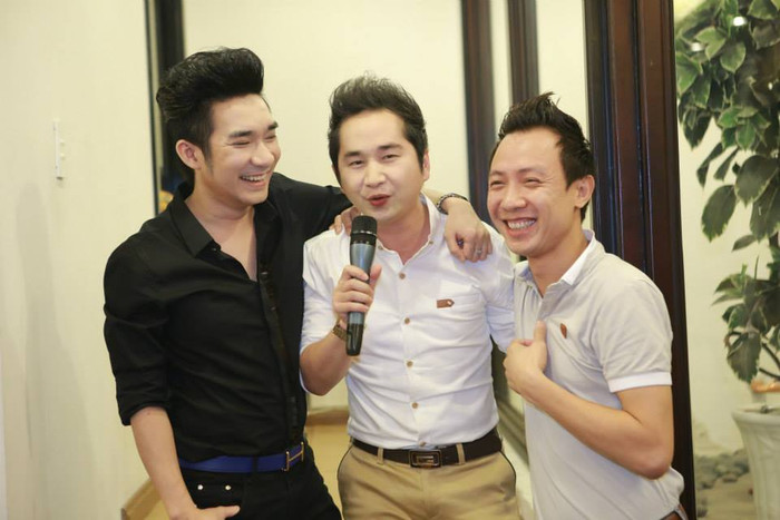 Bằng Cường, Quang Hà quậy tưng bừng tại bữa tiệc. Bằng Cường, Quang Hà quậy tưng bừng tại bữa tiệc.