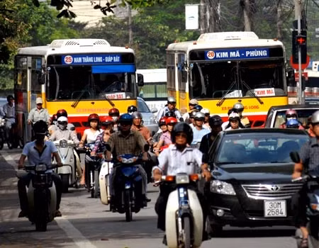 : Loại có dung tích xy lanh đến 100cm3 thu 50.000đ/1 năm; loại có dung tích xy lanh trên 100cm3 thu 100.000/năm. : Loại có dung tích xy lanh đến 100cm3 thu 50.000đ/1 năm; loại có dung tích xy lanh trên 100cm3 thu 100.000/năm.