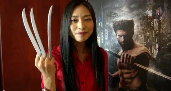 Ngô Thanh Vân với bàn tay sắt đặc biệt của người sói Wolverine. Ngô Thanh Vân với bàn tay sắt đặc biệt của người sói Wolverine.