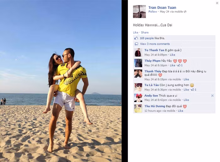 Hai người có kỳ nghỉ thú vị tại bãi biển Cửa Đại - Hội An.