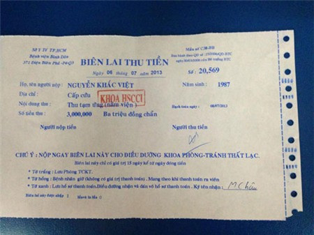 Để tránh chuyện bị hiểu lầm đang quay MV hay tạo scandal, cộng sự của Khắc Việt đã đăng tải cả hóa đơn viện phí lên trang cá nhân. Để tránh chuyện bị hiểu lầm đang quay MV hay tạo scandal, cộng sự của Khắc Việt đã đăng tải cả hóa đơn viện phí lên trang cá nhân.