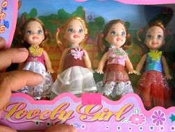 Búp bê Lovely Girl của Trung Quốc nghi ngờ chứa chất độc hại đang bán nhiều ở TP.HCM.