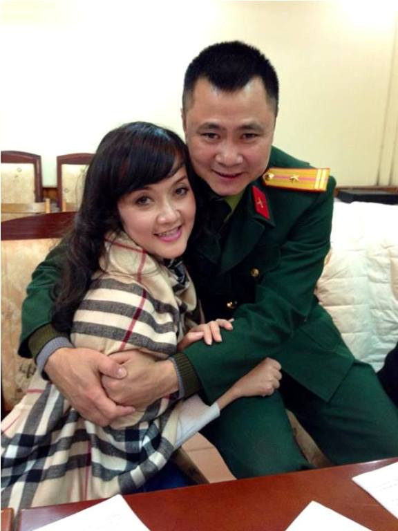 Vân Dung cầu chúc cho Tự Long mau chóng lành bệnh. Cô chia sẻ: "Long ơi! Dung cầu chúc Long mau lành nhé! Thương Long nhiều lắm....! Nhanh nhanh khỏi để đội hài chúng mình lại được cùng nhau đứng chung sân khấu nhé!!!