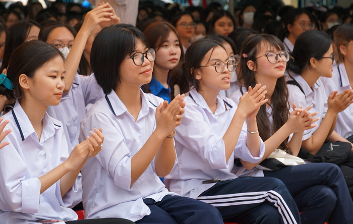 Vô vàn những cảm xúc đặc biệt trong buổi lễ bế giảng năm học 2022 - 2023 (Ảnh: PL)