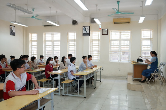 Chiều 31/5, hơn 15.000 thí sinh Quảng Ninh có mặt tại các điểm thi để hoàn tất thủ tục dự thi (Ảnh: Phạm Linh) Chiều 31/5, hơn 15.000 thí sinh Quảng Ninh có mặt tại các điểm thi để hoàn tất thủ tục dự thi (Ảnh: Phạm Linh)
