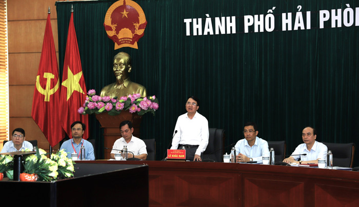 Ông Lê Khắc Nam, Phó chủ tịch Uỷ ban nhân dân thành phố Hải Phòng phát biểu kết luận hội nghị (Ảnh: Phạm Linh) Ông Lê Khắc Nam, Phó chủ tịch Uỷ ban nhân dân thành phố Hải Phòng phát biểu kết luận hội nghị (Ảnh: Phạm Linh)