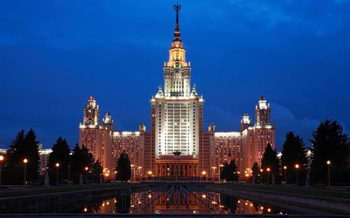 4. Đại học Moscow State trông giống một khách sạn sang trọng hơn là một trường học, đặc biệt là vào ban đêm. Đây là một trong số những đại học nổi tiếng nhất ở Nga, tòa nhà chính của Moscow State là công trình giáo dục cao nhất thế giới. 4. Đại học Moscow State trông giống một khách sạn sang trọng hơn là một trường học, đặc biệt là vào ban đêm. Đây là một trong số những đại học nổi tiếng nhất ở Nga, tòa nhà chính của Moscow State là công trình giáo dục cao nhất thế giới.