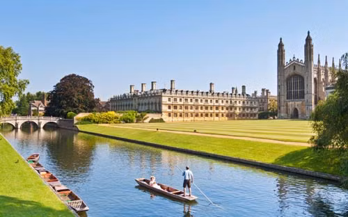 7. Cambridge không chỉ là trường đại học nổi tiếng về chất lượng đào tạo mà còn gây ấn tượng với cảnh sắc sông nước cạnh trường. 7. Cambridge không chỉ là trường đại học nổi tiếng về chất lượng đào tạo mà còn gây ấn tượng với cảnh sắc sông nước cạnh trường.