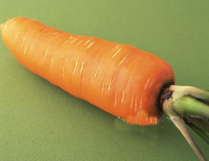 1. Cà rốt: Cà rốt có chứa beta-carotene được gọi là carotenoid. Cơ thể của bạn chuyển đổi beta-carotene thành vitamin A - là một chất chống oxy hóa. Chất chống oxy hóa như vitamin A rất cần thiết đối với sức khỏe mắt. 1. Cà rốt: Cà rốt có chứa beta-carotene được gọi là carotenoid. Cơ thể của bạn chuyển đổi beta-carotene thành vitamin A - là một chất chống oxy hóa. Chất chống oxy hóa như vitamin A rất cần thiết đối với sức khỏe mắt.