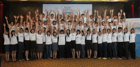 Nghiên cứu sinh và Học giả VEF năm học 2012 tại buổi “Định hướng trước khi lên đường”. Nghiên cứu sinh và Học giả VEF năm học 2012 tại buổi “Định hướng trước khi lên đường”.