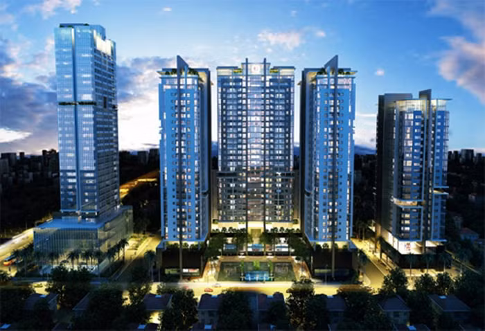 Trao đổi với pv, Đỗ Hữu Hậu cho rằng, việc sinh ra trong một gia đình kinh doanh vừa là thuận lợi, nhưng cũng đặt bản thân người doanh nhân dưới nhiều áp lực, khi sớm phải chịu trách nhiệm đối với một khối lượng tài sản lớn. “Tôi cho rằng xuất phát điểm trong một gia đình kinh doanh chỉ chiếm khoảng 20 - 30% thành công của người doanh nhân. Còn lại, anh phải chứng tỏ bằng năng lực của bản thân”, Ủy viên Hội đồng quản trị HHS nói.