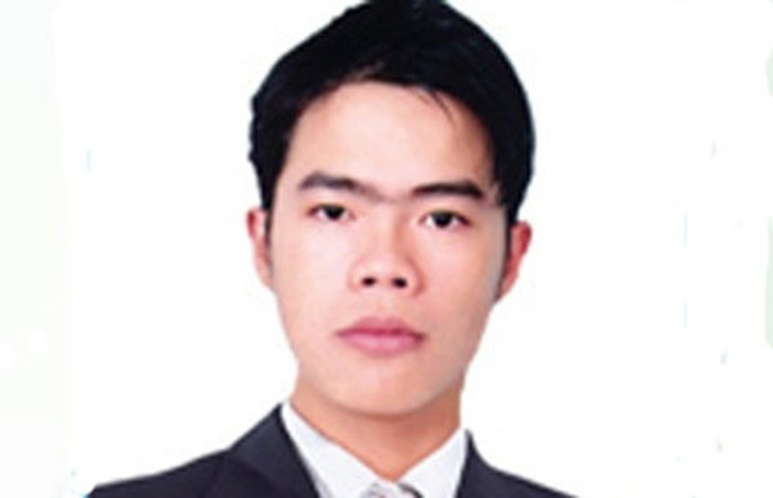 1. Trầm Khải Hòa: Gây chú ý nhất trong năm qua, đồng thời cũng là người có tài sản chứng khoán lớn nhất trong số các triệu phú trẻ là Trầm Khải Hòa - con út trong gia đình đại gia Trầm Bê. Giống như cha và anh trai Trầm Trọng Ngân, tên tuổi của doanh nhân sinh năm 1988 chỉ thực sự được chú ý sau vụ thâu tóm Ngân hàng Sài Gòn Thương Tín (Sacombank) hồi giữa năm nay. 1. Trầm Khải Hòa: Gây chú ý nhất trong năm qua, đồng thời cũng là người có tài sản chứng khoán lớn nhất trong số các triệu phú trẻ là Trầm Khải Hòa - con út trong gia đình đại gia Trầm Bê. Giống như cha và anh trai Trầm Trọng Ngân, tên tuổi của doanh nhân sinh năm 1988 chỉ thực sự được chú ý sau vụ thâu tóm Ngân hàng Sài Gòn Thương Tín (Sacombank) hồi giữa năm nay.