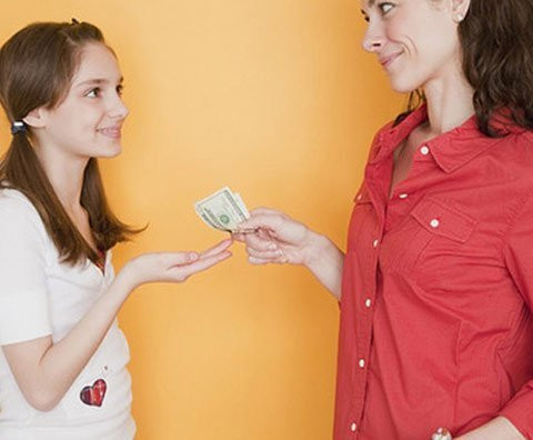 Rất nhiều bạn trẻ thường xuyên kêu ca là 10 triệu một tháng không đủ tiêu và phải xin thêm tiền bố mẹ. (Ảnh minh họa - Nguồn Internet) Rất nhiều bạn trẻ thường xuyên kêu ca là 10 triệu một tháng không đủ tiêu và phải xin thêm tiền bố mẹ. (Ảnh minh họa - Nguồn Internet)