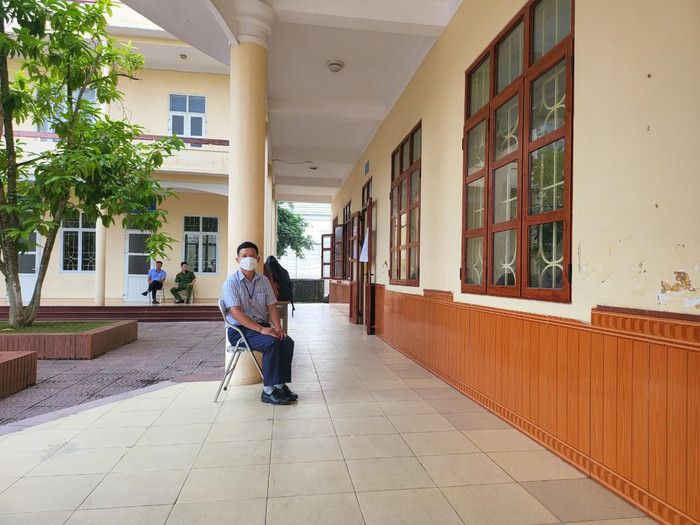 Lực lượng công an, giám thị hành lang đảm bảo kỳ thi diễn ra nghiêm túc, đúng quy định (Ảnh: Lã Tiến) Lực lượng công an, giám thị hành lang đảm bảo kỳ thi diễn ra nghiêm túc, đúng quy định (Ảnh: Lã Tiến)