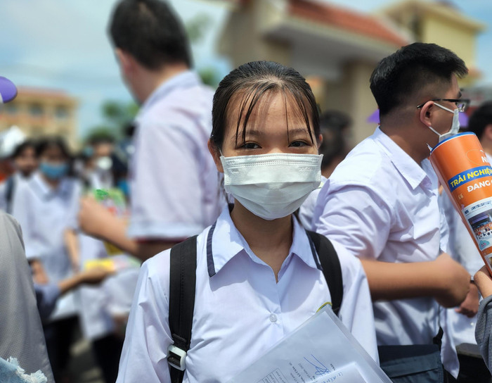 Em Trần Phương Thảo chia sẻ đề thi môn Toán không quá khó để đạt điểm 8 (Ảnh: Phạm Linh) Em Trần Phương Thảo chia sẻ đề thi môn Toán không quá khó để đạt điểm 8 (Ảnh: Phạm Linh)