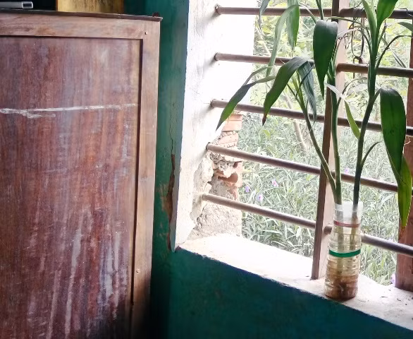 Công tác khắc phục hậu quả gặp nhiều khó khăn vì thiệt hại quá lớn (Ảnh: Thủy Phan)