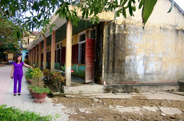 Trường Tiểu học số 2 An Thủy thiệt hại rất nặng nề sau 4 trận lũ (Ảnh: Thủy Phan)