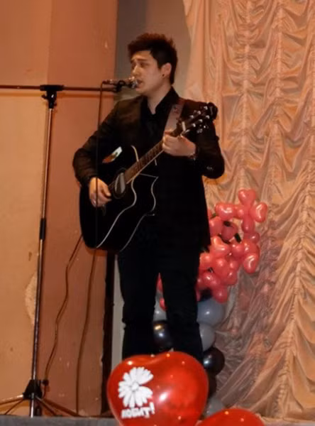 “Umbrella” của Quang Huy đến từ Chi đoàn Kinh tế - Kiến trúc