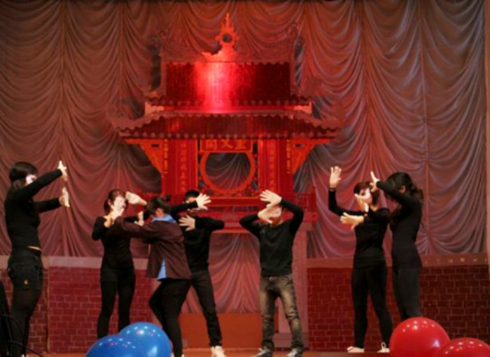 Những bước nhảy hiện đại, tinh tế của các vũ công không chuyên Những bước nhảy hiện đại, tinh tế của các vũ công không chuyên