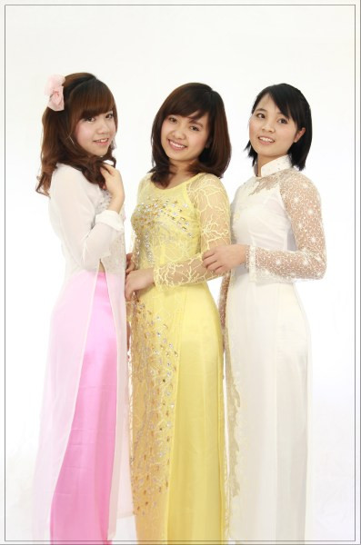 Những nụ cười tươi của nhóm sinh viên dự bị.. Những nụ cười tươi của nhóm sinh viên dự bị..