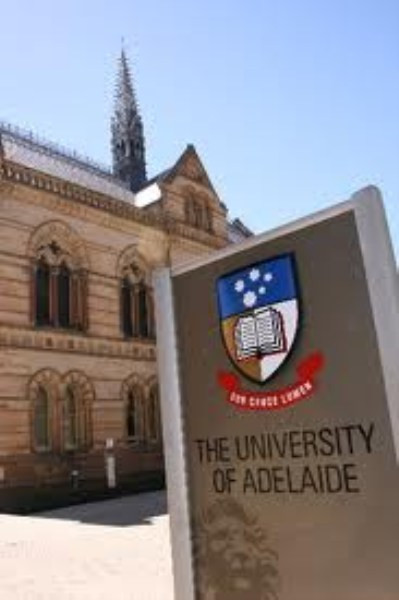 5. Trường đại học Adelaide Trong các trường đại học, trường Adelaide là trường đại học có các khoản đầu tư cao nhất cho sự phát triển của công nghệ xanh. Trường đã đầu tư đến 100 triệu USD cho kỹ thuật, toán học và khoa học máy tính xây dựng, Innova21. Điều này được các nhà chuyên môn vinh danh như "Thiết kế xanh đầu tiên của Úc đạt được cấp 6 sao trong xây dựng giáo dục môi trường" và giành được giải thưởng năm Quốc gia về Kiến trúc bền vững của Viện Kiến trúc sư Úc năm 2011. Trường cũng được xem như trung tâm nghiên cứu biến đổi khí hậu. 5. Trường đại học Adelaide Trong các trường đại học, trường Adelaide là trường đại học có các khoản đầu tư cao nhất cho sự phát triển của công nghệ xanh. Trường đã đầu tư đến 100 triệu USD cho kỹ thuật, toán học và khoa học máy tính xây dựng, Innova21. Điều này được các nhà chuyên môn vinh danh như "Thiết kế xanh đầu tiên của Úc đạt được cấp 6 sao trong xây dựng giáo dục môi trường" và giành được giải thưởng năm Quốc gia về Kiến trúc bền vững của Viện Kiến trúc sư Úc năm 2011. Trường cũng được xem như trung tâm nghiên cứu biến đổi khí hậu.