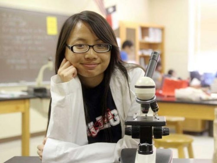 Connie Lê, thủ khoa của trường trung học South Houston (Ảnh: THE HOUSTON CHRONICLE)