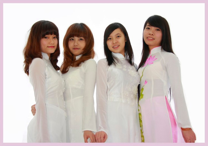 Nét hồn nhiên, vô tư, trẻ trung của những nhà dịch thuật tương lai Nét hồn nhiên, vô tư, trẻ trung của những nhà dịch thuật tương lai