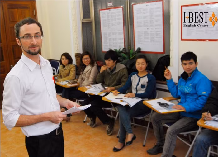 Với sự giúp đỡ tận tình của các giáo viên, việc học của bạn sẽ dễ dàng và tiết kiệm thời gian hơn