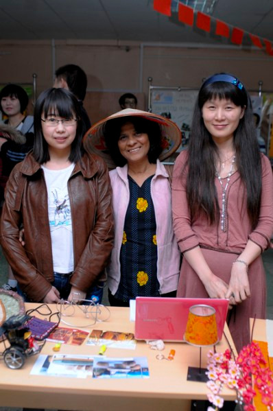 Giới thiệu hình ảnh Việt Nam tại triễn lãm Giới thiệu hình ảnh Việt Nam tại triễn lãm