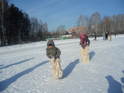 Xem ai chạy nhanh hơn nào.