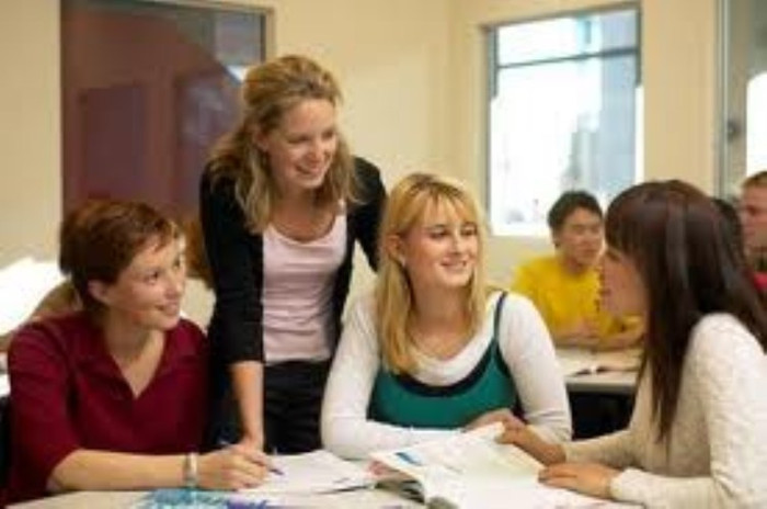 Học ngoại ngữ trong môi trường quốc tế (ảnh minh họa)