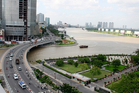 Cột cờ và cầu Khánh Hội ngày nay. Cột cờ và cầu Khánh Hội ngày nay.