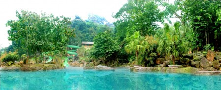 Khu du lịch Thiên Sơn Suối Ngà nằm ở phía đông dãy núi Ba Vì. Khu du lịch Thiên Sơn Suối Ngà nằm ở phía đông dãy núi Ba Vì.
