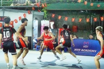 GMB League: Giằng co kịch tính, đội U18 nam THPT Nguyễn Trãi đánh bại THPT Yên Hòa