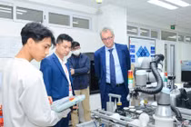 Thu hút chuyên gia quốc tế và kiều bào về nước: Cần hỗ trợ về thuế và điều kiện ăn ở