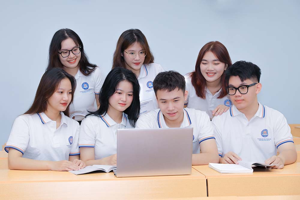 Sinh viên Trường Đại học Thương mại. Ảnh: website nhà trường.