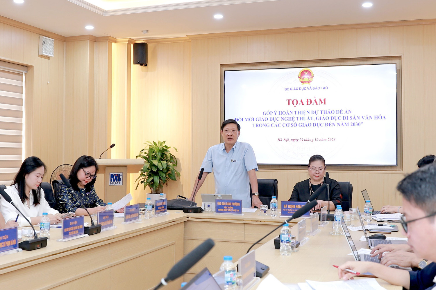 Phó Giáo sư, Tiến sĩ Đào Đăng Phượng – Bí thư Đảng ủy, Hiệu trưởng Trường Đại học Sư phạm Nghệ thuật Trung ương phát biểu tại chương trình. Ảnh: NTCC
