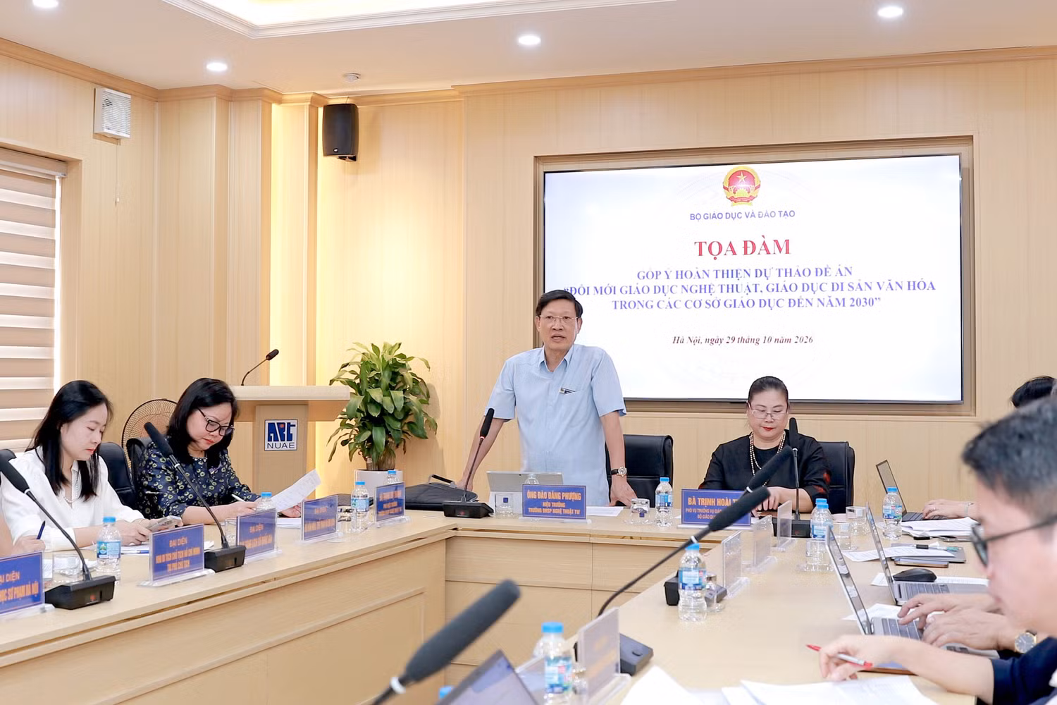 Phó Giáo sư, Tiến sĩ Đào Đăng Phượng – Bí thư Đảng ủy, Hiệu trưởng Trường Đại học Sư phạm Nghệ thuật Trung ương phát biểu tại chương trình. Ảnh: NTCC
