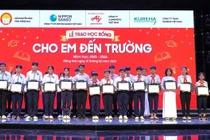 Ajinomoto tiếp sức ước mơ cho học sinh nghèo Đồng Nai: 22 năm hành trình “Cho em đến trường”