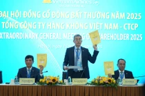 Ban Chủ tọa biểu quyết.