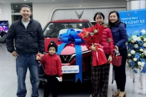 Khách Việt đổi từ xe xăng sang VinFast VF 5: “Xe bốc, vợ con hết say xe, chi phí bằng 0”